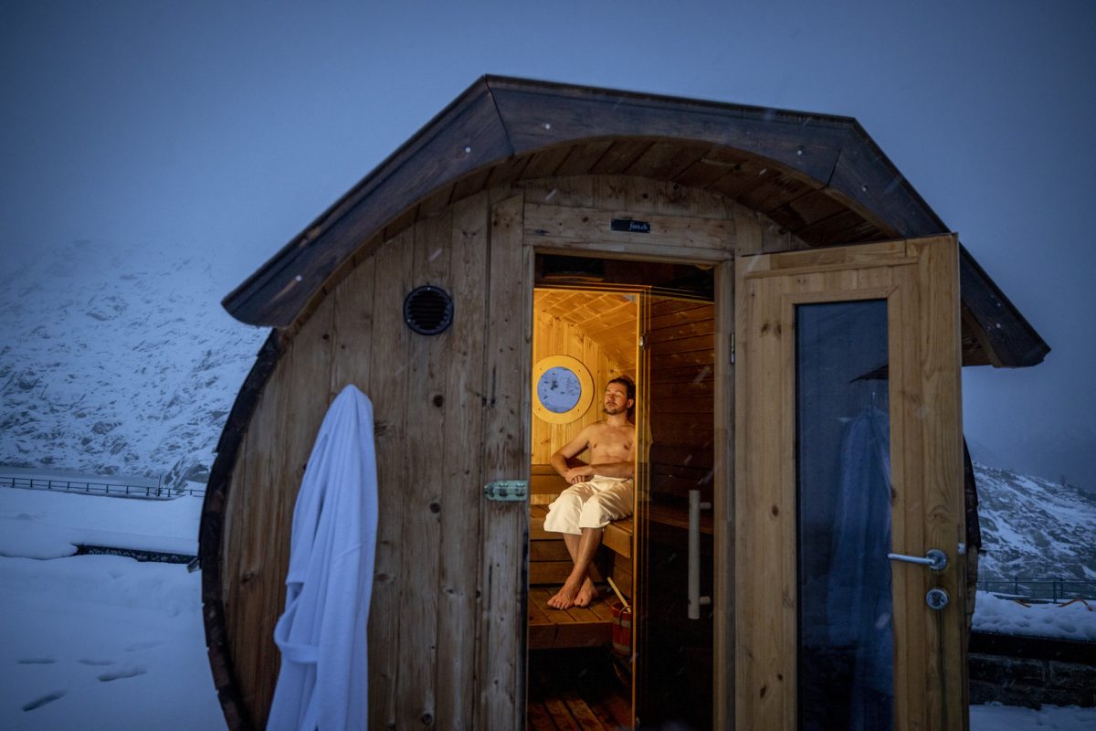 Christmas spirit at the Hotel Grimsel Hospiz in winter 2022 ©David Birri