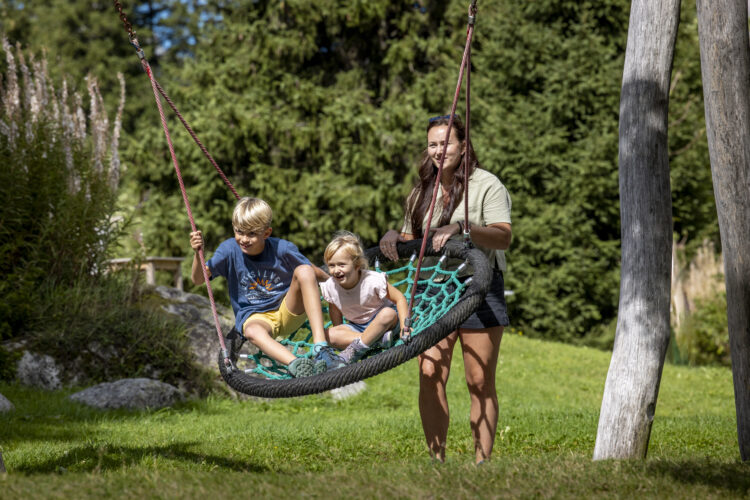 Familienshooting Handeck Spielplatz Ring