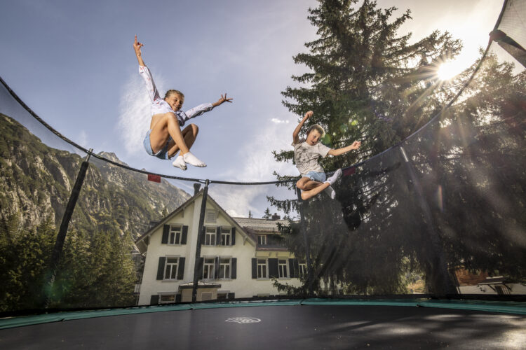 Spielplatz Trampolin Handeck