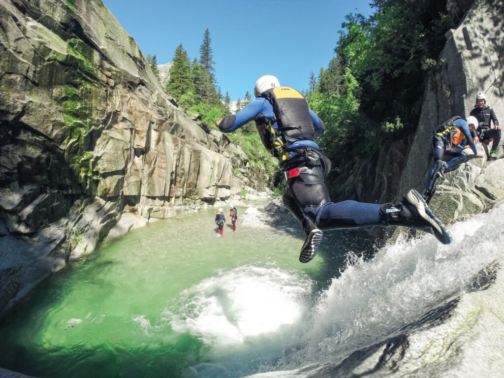 outdoor-canyoning-grimsel-4-web